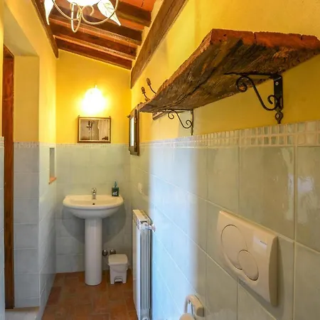 Pet Friendly In Giustagnana With Wifi Holiday home